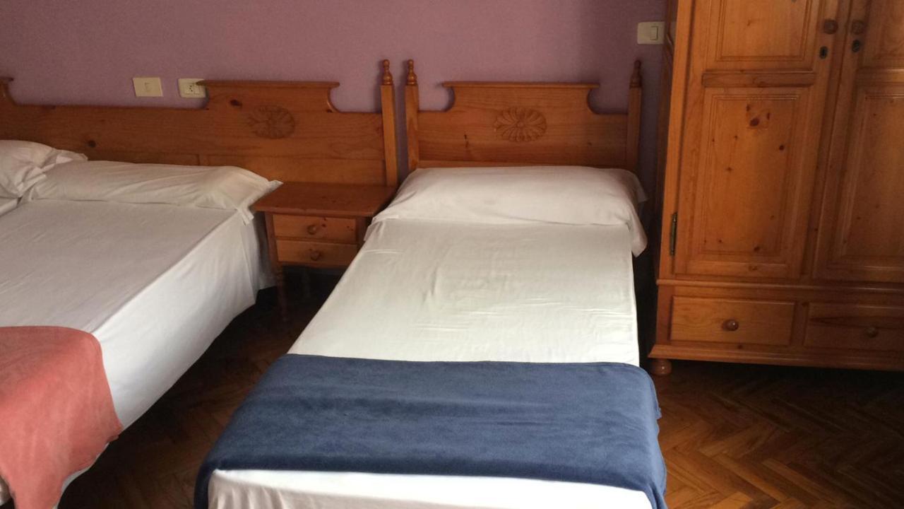 Albergue Hostal Telmo Tui Eksteriør bilde